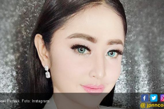 Ogah Cabut Laporan, Dewi Perssik: Dia Mendesis Terus - JPNN.COM