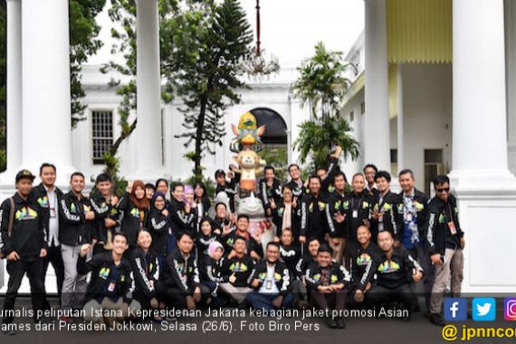 Jurnalis Istana Dapat Jaket Asian Games dari Presiden Jokowi - JPNN.COM
