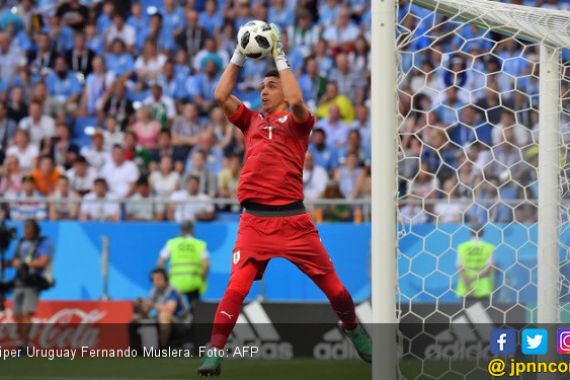 Piala Dunia 2018: Kiper Uruguay Catat Sejarah Mengagumkan - JPNN.COM