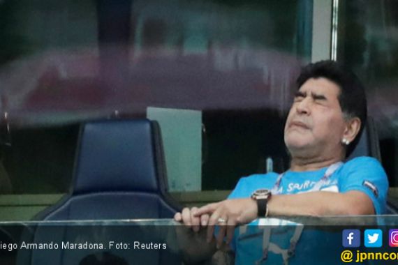 Darah Rendah Kambuh, Diego Maradona Dipapah Lalu Dirawat - JPNN.COM