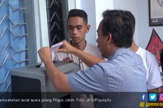 KPU Musnahkan Surat Suara Rusak Jelang Pilgub Jatim - JPNN.COM