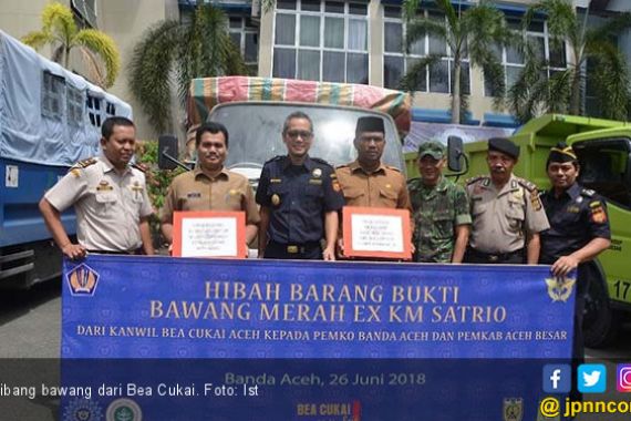 Kanwil Bea Cukai Aceh Hibahkan 17 Ton Bawang Merah  - JPNN.COM