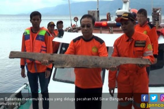 Basarnas Temukan Kayu Diduga Pecahan KM Sinar Bangun - JPNN.COM