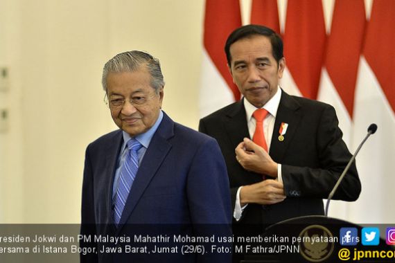 Jokowi Sodorkan MoU Ketenagakerjaan ke Mahathir - JPNN.COM