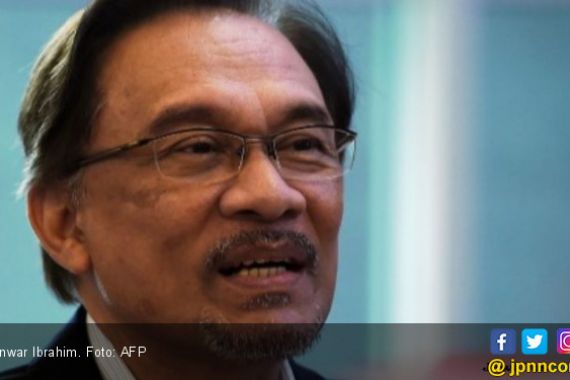 Tanpa Perlawanan, Anwar Ibrahim Gantikan Istrinya di PKR - JPNN.COM