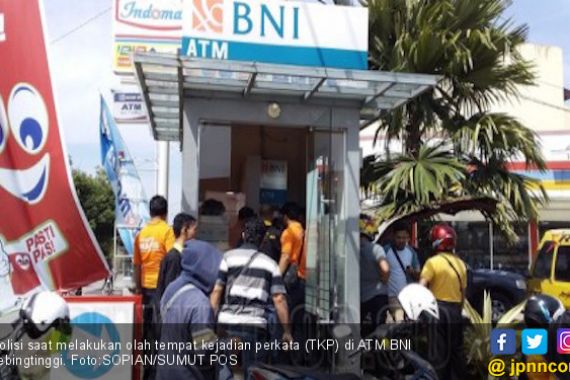 Kartu ATM Sumiati Tersangkut di Mesin, Puluhan Juta Raib - JPNN.COM