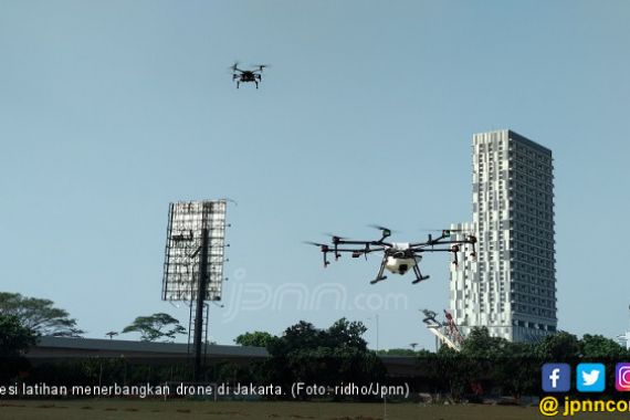 Terbangkan Drone tanpa Izin Saat Pendaftaran Caleg, 4 Orang Ini Langsung Diamankan Petugas - JPNN.COM