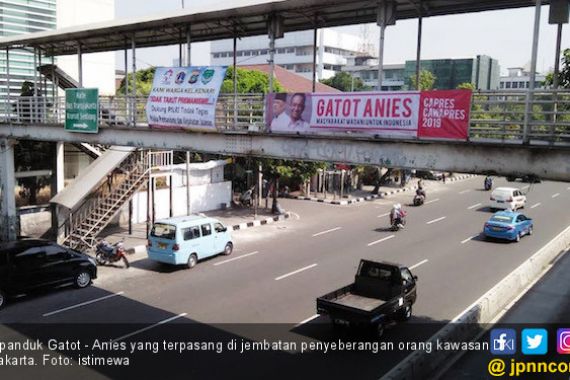 Puluhan Spanduk Gatot - Anies Bertebaran di Jakarta - JPNN.COM