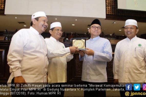Ketua MPR Minta IPHI Ikut Memperbaiki Penyelenggaraan Haji - JPNN.COM