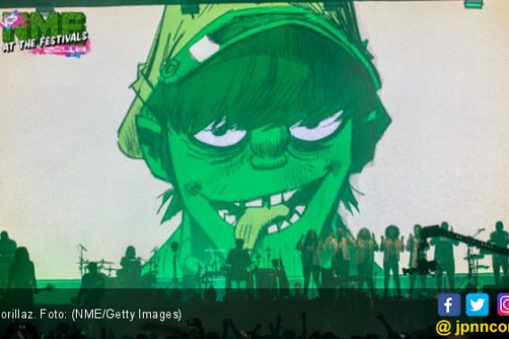 Personel Gorillaz Jatuh Dari Panggung - JPNN.COM