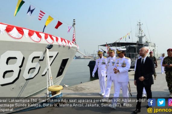 KRI Albakora Resmi Memperkuat Armada Kapal Perang TNI AL - JPNN.COM