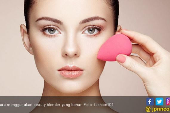 3 Cara Menggunakan Beauty Blender yang Benar - JPNN.COM