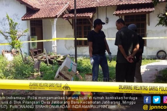 Pelaku Bom Indramayu Luka Parah, Kabur ke RS Arjawinangun - JPNN.COM