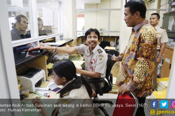 Sidak BBKP Surabaya, Mentan Skorsing 4 Pegawai Tak Disiplin - JPNN.COM