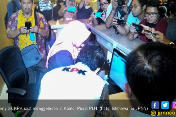 Geledah Kantor PLN, Penyidik KPK Cek Daftar Tamu Dirut - JPNN.COM