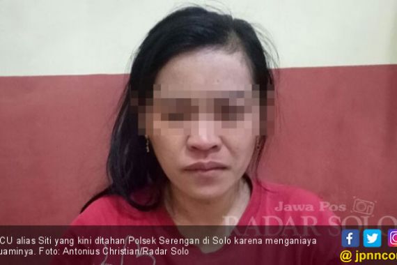Cekcok, Mbak Siti Bacok Mas Agus - JPNN.COM