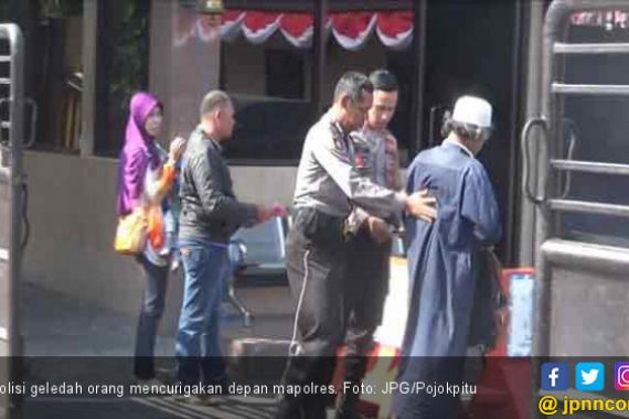 Polisi Curigai Musafir yang Mencurigakan depan Polres - JPNN.COM