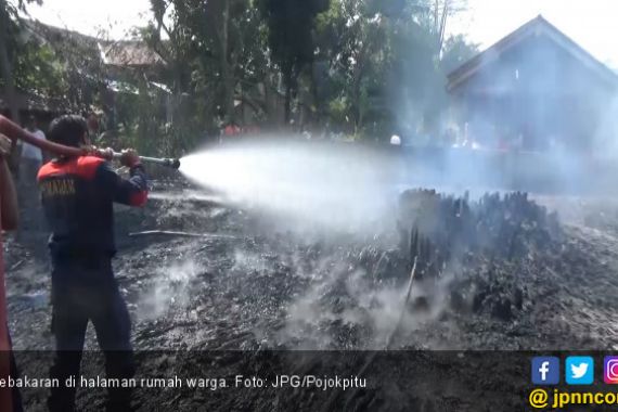 Bakar Sampah di Halaman Nyaris Hanguskan Rumah Warga - JPNN.COM