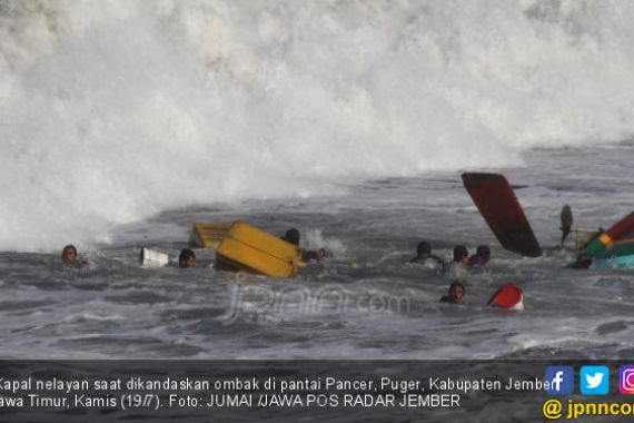 Dihantam Ombak, Kapal Nelayan Jember Tenggelam, 6 Meninggal - JPNN.COM