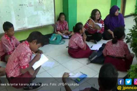 Semua Guru Pindah Sekolah, Murid Bengong Depan Kelas - JPNN.COM