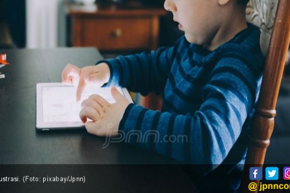 Menkominfo Minta Orang Tua Batasi Gadget ke Anak - JPNN.COM