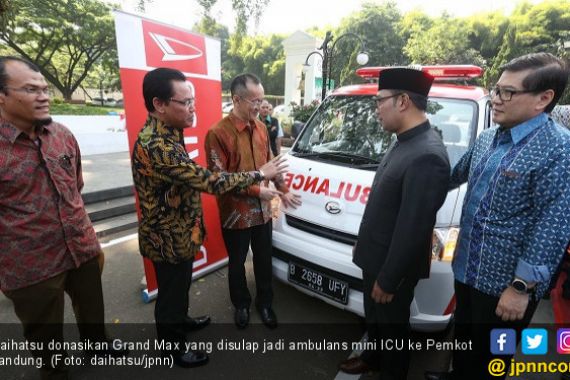 Daihatsu Donasikan Grand Max Ambulans ke Pemkot Bandung - JPNN.COM