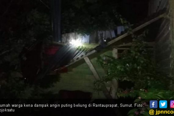 Puluhan Rumah Rusak Diterjang Puting Beliung di Rantauprapat - JPNN.COM