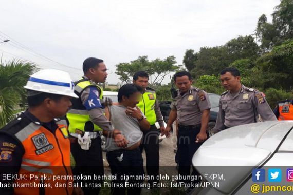 Dikejar Polisi, Pencuri Nabrak Trotoar, Syukurin! - JPNN.COM