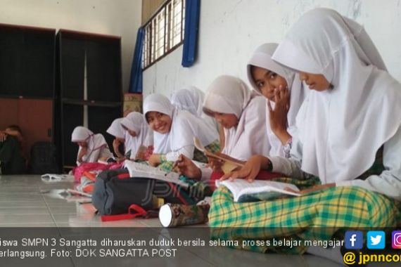 Siswa Diharuskan Duduk Bersila, Dilarang Selonjoran - JPNN.COM