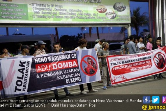 Ancaman Bom Polda Riau Terkait Pengadangan Neno Warisman - JPNN.COM