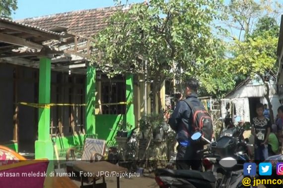 Petasan Meledak dalam Rumah, Kaki Pemilik Putus - JPNN.COM