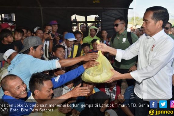 Kunjungi Lombok, Jokowi Janjikan Rp 50 Juta per Rumah Rusak - JPNN.COM