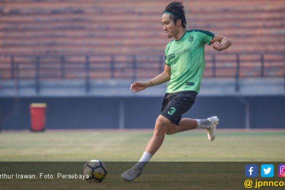 Persebaya Resmi Coret King Arthur dan Sidik Saimima - JPNN.COM