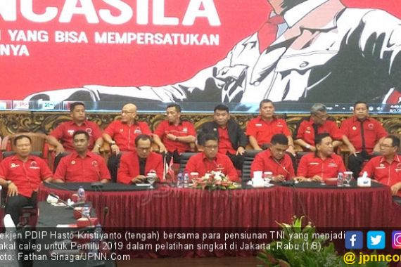 Alasan Mantan Perwira TNI Lebih Sreg Jadi Caleg Lewat PDIP - JPNN.COM