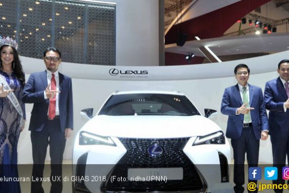 GIIAS 2018: Harga Lexus UX Baru Tidak Lebih Rp 1 Miliar - JPNN.COM