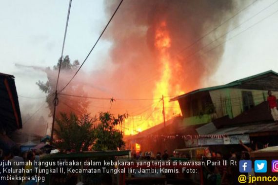 Kebakaran, Tujuh Rumah Ludes Terbakar, Dua Rusak Berat - JPNN.COM
