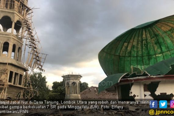 Warga KLU Inginkan Menara Masjid Miring Dirobohkan Saja - JPNN.COM