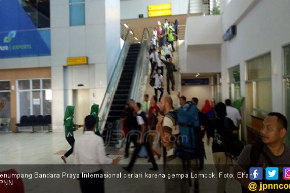 Lombok Gempa Lagi, Turis Menangis Berlarian Keluar Bandara - JPNN.COM