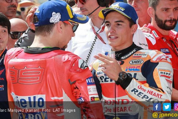 Lihat! Marquez Mendorong Lorenzo Usai Balapan MotoGP Austria - JPNN.COM
