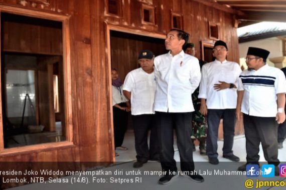 Presiden Menyambangi Rumah Lalu Muhammad Zohri - JPNN.COM