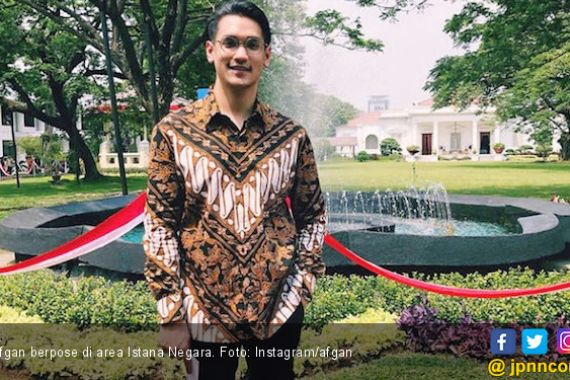Pakai Batik, Penampilan Afgan Bikin Hati Cewek Meleleh - JPNN.COM