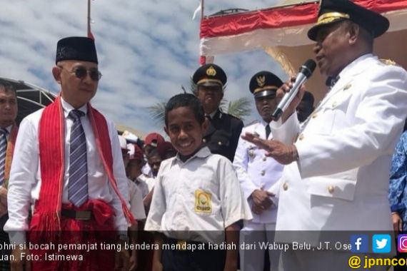 Si Bocah Pemanjat Tiang Bendera Itu Nyaris tak Ikut Upacara - JPNN.COM