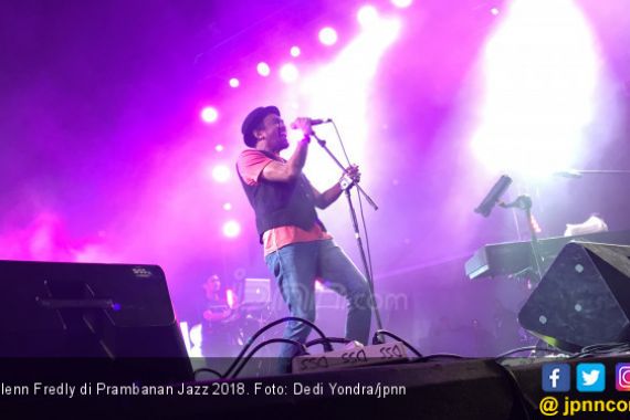 Glenn Pamer Lagu Baru di Panggung Prambanan Jazz 2018 - JPNN.COM