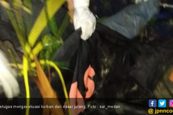 Tim SAR Temukan 1 Lagi Korban Bus Masuk Jurang di Tobasa - JPNN.COM