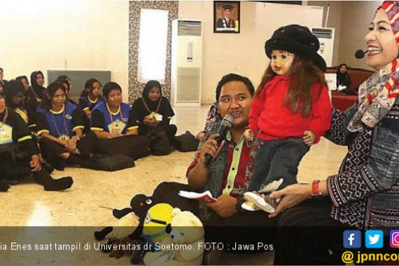 Ria Enes Ajak Mahasiswa Berpikir Kreatif - JPNN.COM