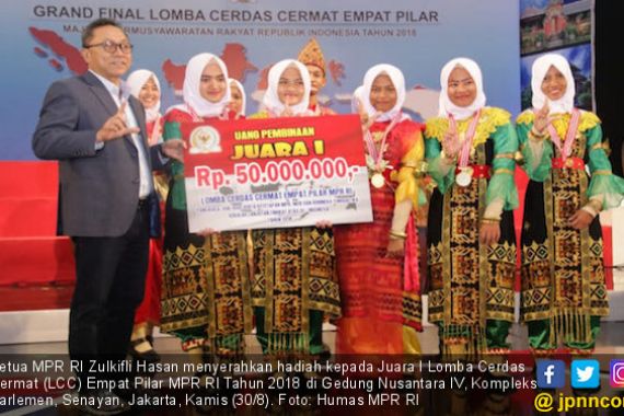 Zulhasan Pimpin Penyerahan Hadiah Juara Nasional LCC MPR - JPNN.COM