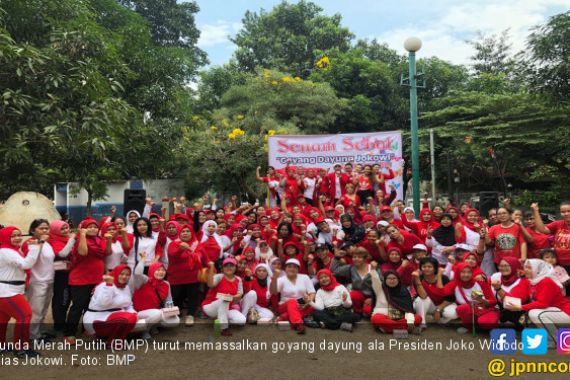 Bunda Merah Putih Massalkan Goyang Dayung ala Jokowi - JPNN.COM