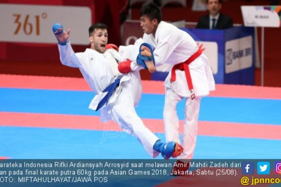 Deretan Bonus untuk Rifky Peraih Emas Karate, Ada Rumah - JPNN.COM