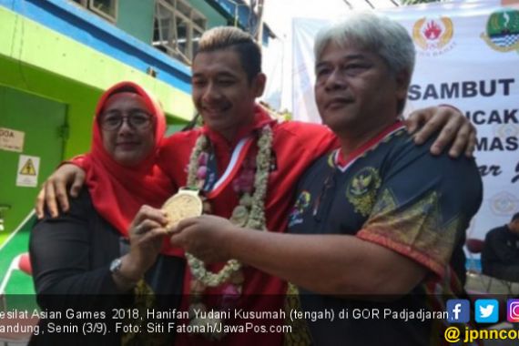 Hanifan Yudani Kusumah Tidak Memaksa Tunangannya - JPNN.COM