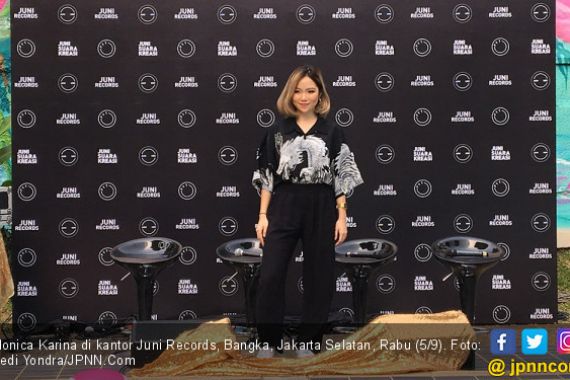 Sukses dengan Dipha Barus, Monica Karina Pamer Lagu Baru - JPNN.COM